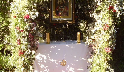 Slávnostná procesia k sviatku Kristovho Tela a Krvi Slávnostná procesia k sviatku Kristovho Tela a Krvi sa uskutočnil aj v Hrubom Šúri dňa 07. 06. 2012 vo večerných hodinách